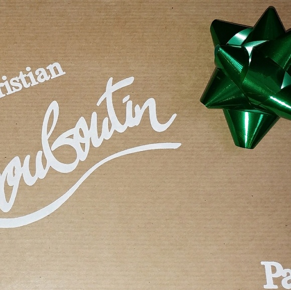 Meet your Posher, Nicole - Picture 1 of 1